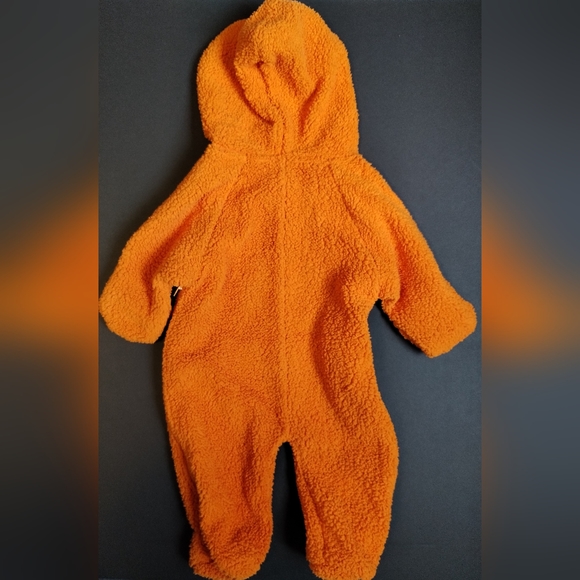 Disney snuggle footie/bodysuit in color orange Tigger 3/6M - Picture 2 of 3